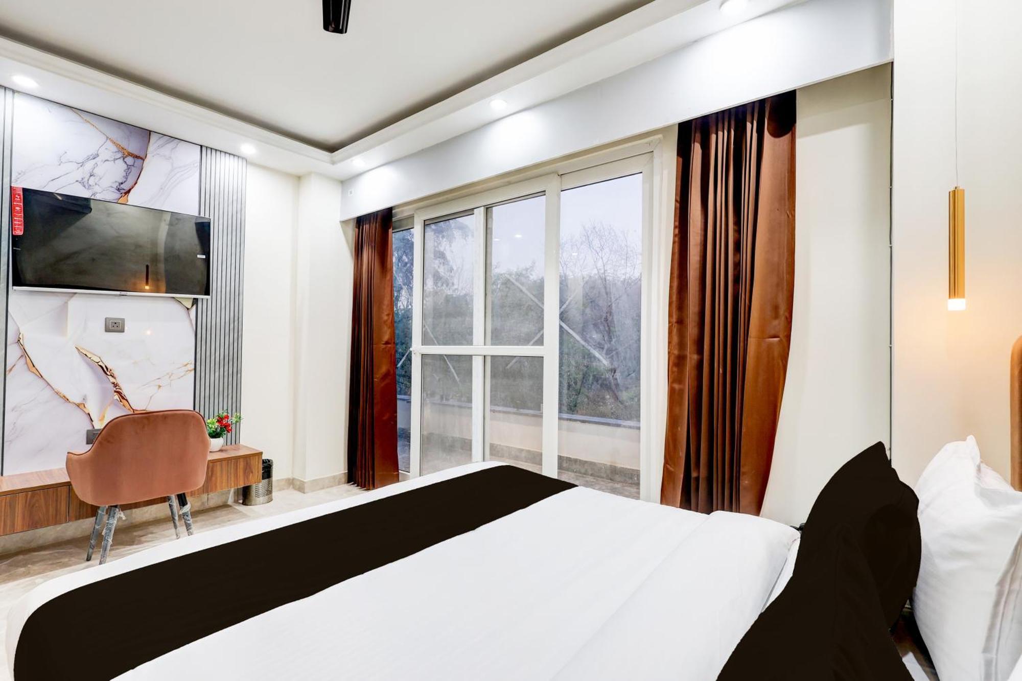 Super Hotel O Sector 43 Gurgáon Kültér fotó